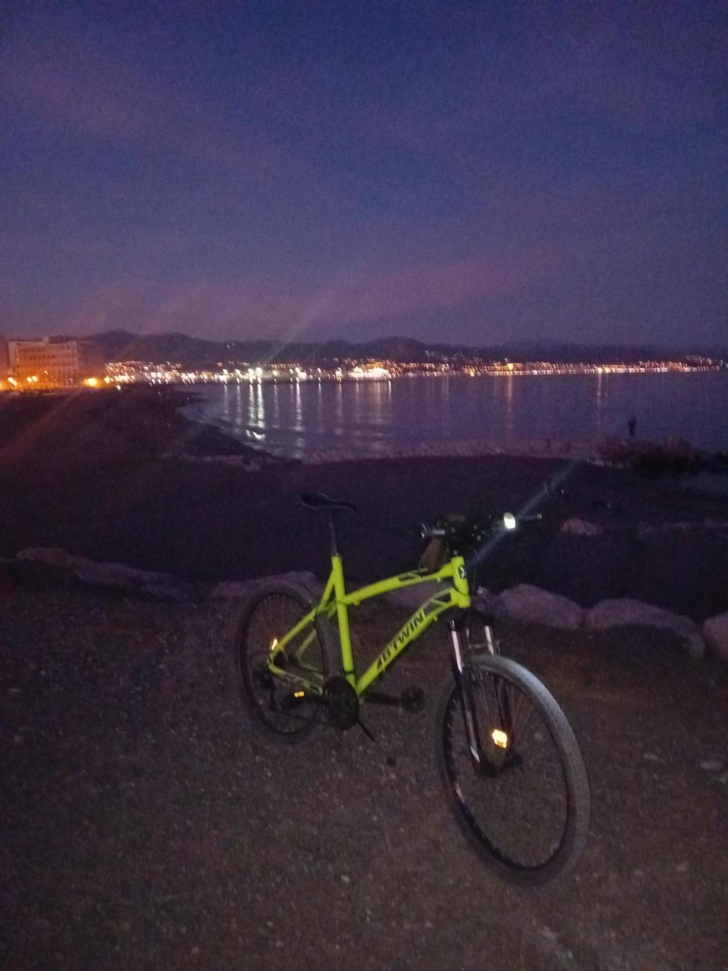 Apto A 5 Min A Pie De La Playa Málaga Eksteriør billede
